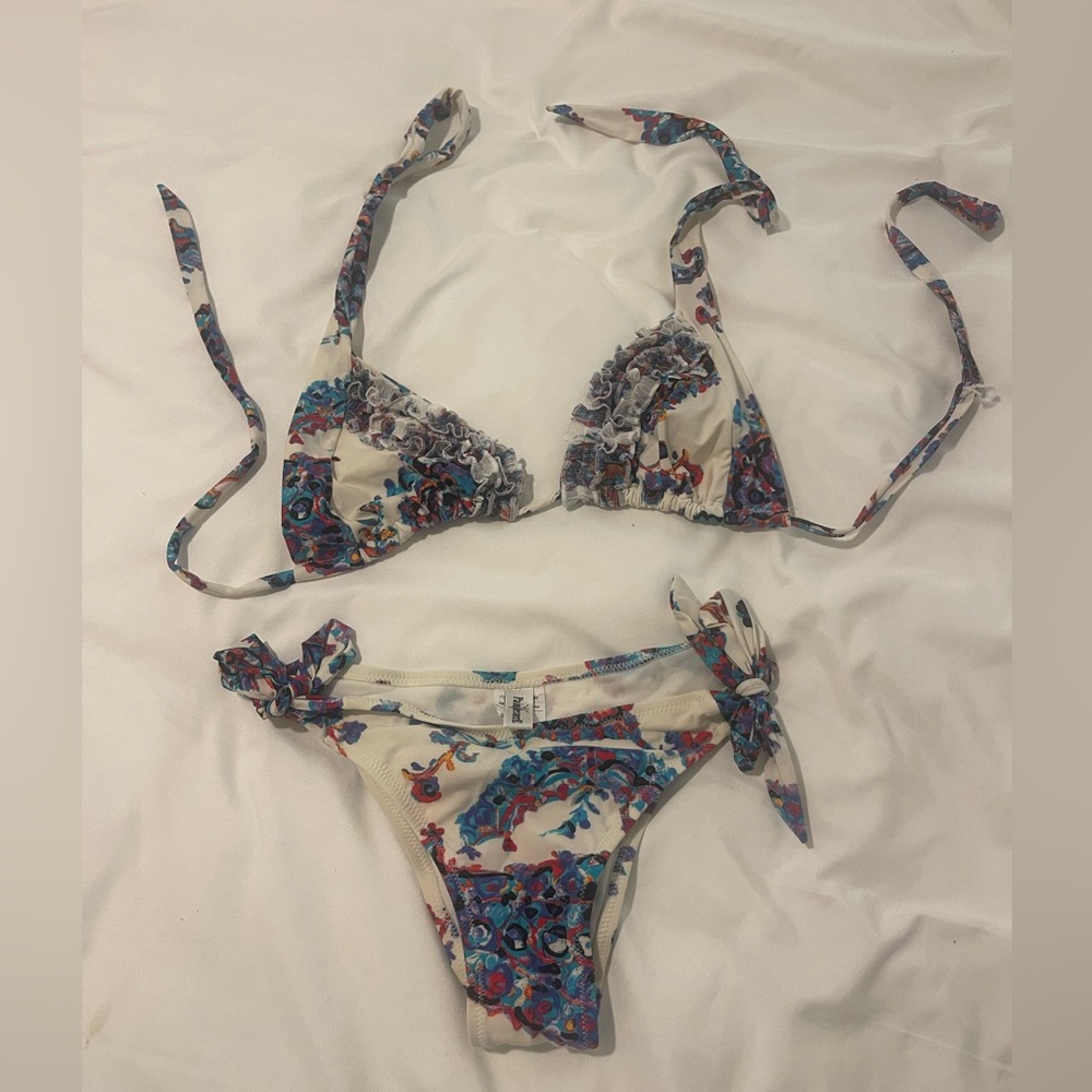 Pain de sucre Saint Barth bikini abstract floral print on off white background